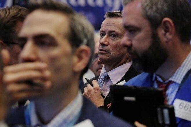 Glitch causes prices of Apple, Google, other stocks to appear off on Nasdaq