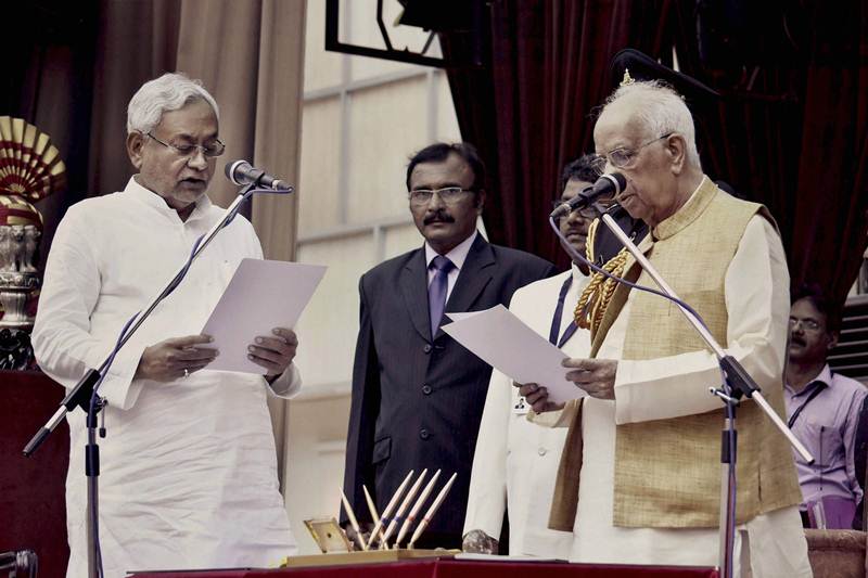 Nitish Kumar oath taking ceremony, Nitish Kumar oath taking ceremony live, Nitish Kumar swearing in live, Nitish Kumar swearing in, Nitish kumar resigns, Nitish Kumar, nitish kumar quits, nitish kumar resigned, bihar cm quits, Lalu yadav, Lalu nitish, Tejashwi Yadav, Nitish Tejashwi, narendra modi nitish, narendra Modi, modi news, modi nitish, amit shah, grand alliance, rahul gandhi, congress, mahagathbandhan, BJP, RJD, JDU, bjp news, bihar news, patna news, all about nitish kumar, nitish kumar cm