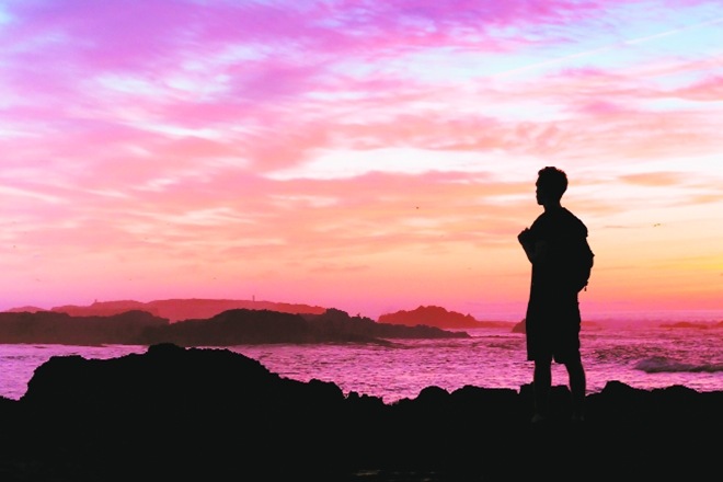 Salim’s protagonist is a storyteller based in a small town with a beautiful sea that he never learns to love. Salim’s protagonist is a storyteller based in a small town with a beautiful sea that he never learns to love.