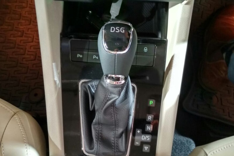 The Octavia will be available with a 6 speed DSG, however, the automatic only comes as an option on the 2.0 TDI, while the 1.4 TFSI will get a 6 speed manual and the 1.8 TSI will get a 7-speed DSG automatic as standard.