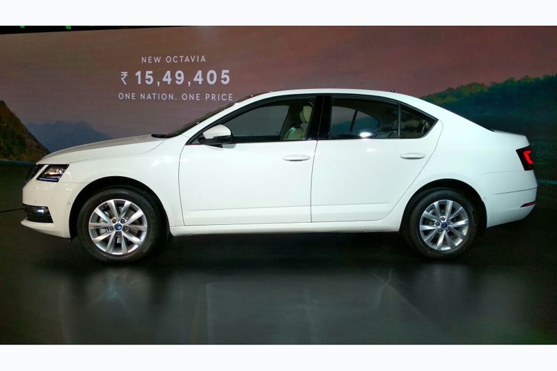 In terms of handling characteristics the track has been widened on all models to improve mid-corner stability and high speed handling. The 1.4 TFSI and 2.0 TDI have gotten wider by about 20 mm while the 1.8 TSi gets slightly more track at 30 mm.