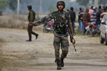 para-military Assam Rifles, Rifles trooper, IIndia-Myanmar border,  Mizoram, drugs smuggling, Mizoram adjoining 