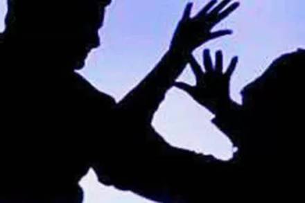 maharashtra bjp leader kissing video, bjp leaders bus kiss video, bjp leader rape video, kissing video, bjp leader, Bharatiya Janata Party‬, ‪Maharashtra‬, ‪Gadchiroli district‬, ‪Chandrapur‬‬, Nagpur, BJP leader Ravindra Bawanthade, bjp leader viral mms, viral video, whatsapp viral video, Ravindra Bawanthade, rape
