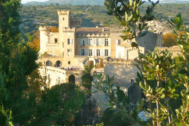 Château de la Barben, 1000 years old castle, 110 crore castle, 1000 years old french castle
