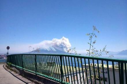 Mount Vesuvius, volcano, Pompeii, Italy, Italian authorities, fire, Naples, blazing Mount Vesuvius, volcano, Pompeii, Italy, Italian authorities, fire, Naples, blazing