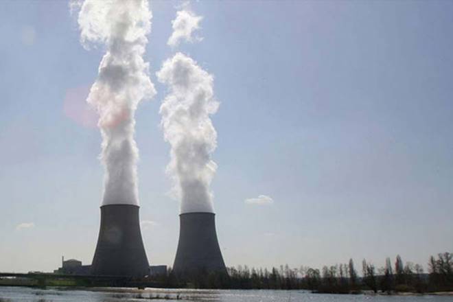 peaking power policy, electricity distribution companies, discoms, surplus power, costly gas, hydel plants, NTPC, PwC, LNG, fuel, electricity