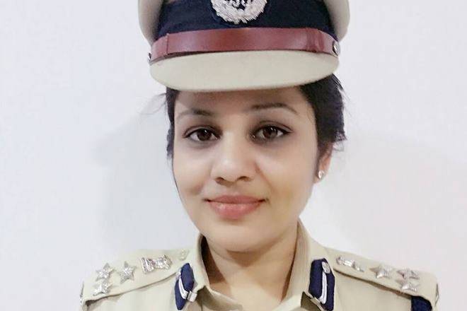 d roopa, d roopa political storm, bengaluru cop, d roopa, police woman, sasikala jail, sasikala jail bribe row, sasikala natrajan row, d roopa sasikala natrajan d roopa, d roopa political storm, bengaluru cop, d roopa, police woman, sasikala jail, sasikala jail bribe row, sasikala natrajan row, d roopa sasikala natrajan