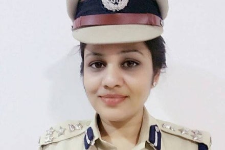 d roopa, d roopa political storm, bengaluru cop, d roopa, police woman, sasikala jail, sasikala jail bribe row, sasikala natrajan row, d roopa sasikala natrajan