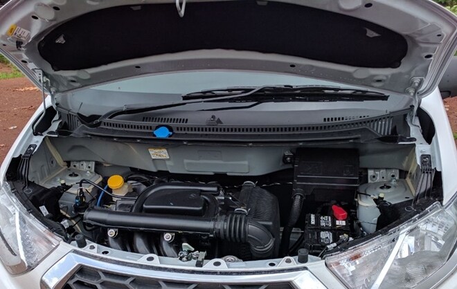 First, let's talk about the biggest upgarde though - the engine. The redi-GO is now powered by a 1.0 litre, three-cylinder engine that makes 67 hp of power and 91 Nm of torque and is mated to a 5-speed manual transmission. Thanks to the Intelligent Spark Automated Technology (iSAT), fuel efficiency has also been improved to 22.5 kmpl (as certified by ARAI).