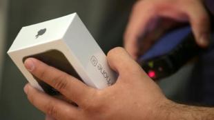 Qualcomm,  iPhone, iPhone import ban, Apple, Qualcomm complaint, processor technology,  mobile device makers, business rivalry