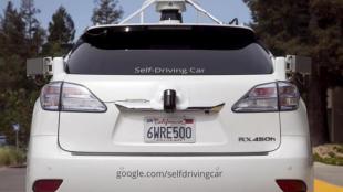 Apple, Google, self-driving cars, Darwinian exercise,  Volvo Car Group, driverless cars, AlixPartners, Daimler AG