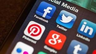  Facebook, Twitter, social media