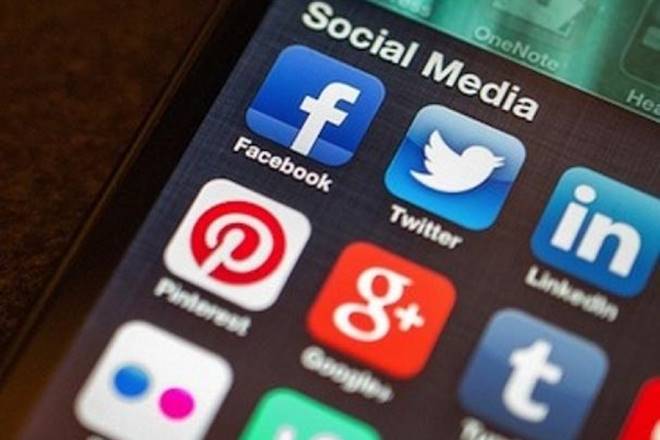  Facebook, Twitter, social media