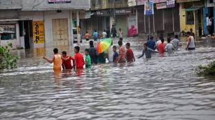 gujarat rains 2017, gujarat rains, gujarat rains rescue, ahmedabad rains 2017, ahmedabad, Indian Air Force, Indian Air Force rescue, Nana Matra village, Vinchia tehsil Rajkot, Vinchia tehsil Rajkot IAF rescue, HQ SWAC Gandhinagar, Human Assistance and Disaster Relief, Gujarat floods rescue