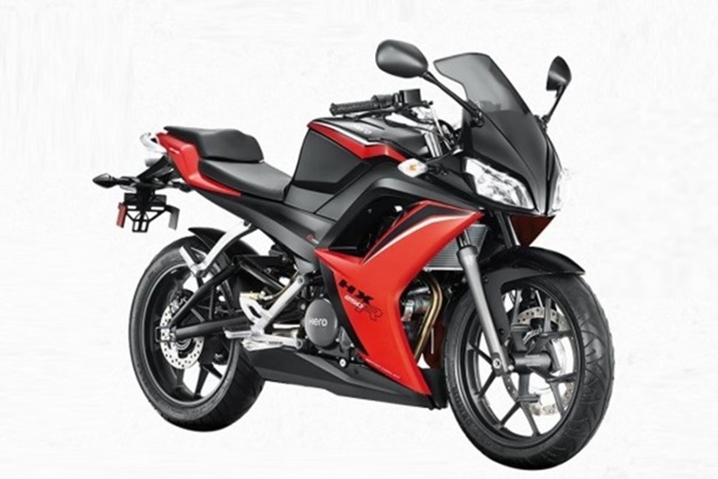 Hero HX250R: The HX250R will be the most powerful motorcycle in the homegrown brand's stable. It will be powered by an all-new 249cc single-cylinder, liquid cooled engine with Dual Mode Fuel Injection system. Hero claims it will be capable of 0-60 kmph in 2.7 seconds. The engine will produce 31 hp at 9000 rpm. It will be a lightweight (139 kg) fully faired motorcycle and will come equipped with ABS. Estimated launch: December 2017 Estimated price: Rs 1.5 lakh (ex-showroom)