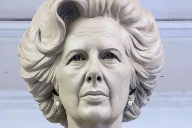 Theresa May, Theresa May statue Iron Lady, Theresa May Margaret Thatcher, Theresa May protest, British parliament, Margaret Thatcher statue targeted by vandals, Margaret Thatcher statue, Conservative british, statue vandalism Theresa May, Theresa May statue Iron Lady, Theresa May Margaret Thatcher, Theresa May protest, British parliament, Margaret Thatcher statue targeted by vandals, Margaret Thatcher statue, Conservative british, statue vandalism