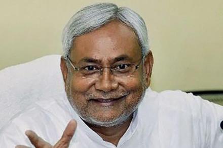 nitish kumar quits, nitish kumar gopalkrishna gandhi, congress questions nitish kumar nitish kumar quits, nitish kumar gopalkrishna gandhi, congress questions nitish kumar