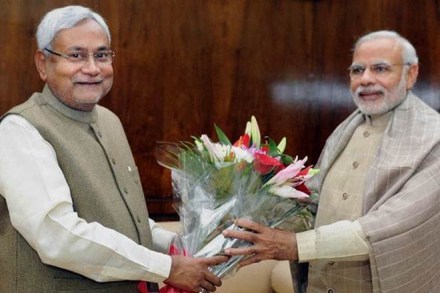 Nitish Kumar, Narendra Modi, Bihar Chief Minister Nitish Kumar, nitish kumar live updates, nitish kumar swearing in, jdu, bjp, mahagathbandhan, nitish kumar modi Nitish Kumar, Narendra Modi, Bihar Chief Minister Nitish Kumar, nitish kumar live updates, nitish kumar swearing in, jdu, bjp, mahagathbandhan, nitish kumar modi