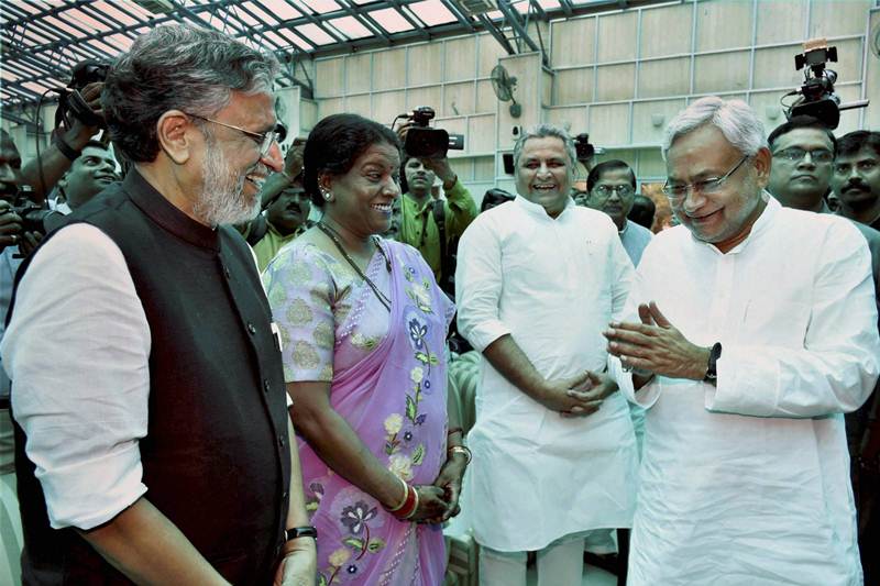 Nitish Kumar oath taking ceremony, Nitish Kumar oath taking ceremony live, Nitish Kumar swearing in live, Nitish Kumar swearing in, Nitish kumar resigns, Nitish Kumar, nitish kumar quits, nitish kumar resigned, bihar cm quits, Lalu yadav, Lalu nitish, Tejashwi Yadav, Nitish Tejashwi, narendra modi nitish, narendra Modi, modi news, modi nitish, amit shah, grand alliance, rahul gandhi, congress, mahagathbandhan, BJP, RJD, JDU, bjp news, bihar news, patna news, all about nitish kumar, nitish kumar cm