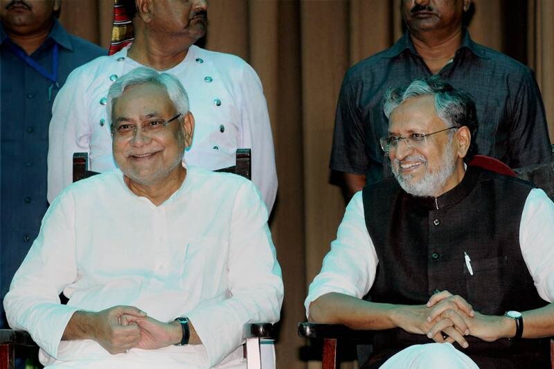 Nitish Kumar oath taking ceremony, Nitish Kumar oath taking ceremony live, Nitish Kumar swearing in live, Nitish Kumar swearing in, Nitish kumar resigns, Nitish Kumar, nitish kumar quits, nitish kumar resigned, bihar cm quits, Lalu yadav, Lalu nitish, Tejashwi Yadav, Nitish Tejashwi, narendra modi nitish, narendra Modi, modi news, modi nitish, amit shah, grand alliance, rahul gandhi, congress, mahagathbandhan, BJP, RJD, JDU, bjp news, bihar news, patna news, all about nitish kumar, nitish kumar cm