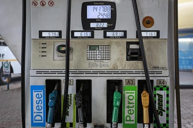 The All India Petrol Dealers’ Association (AIPDA) announced a nationwide petrol pump strike on July 12. This strike will follow a symbolic “no-purchase” agitation on 5 July. (Image: Reuters)