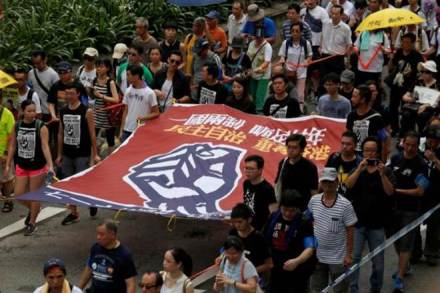 Xi Jinping, Hong Kong, protest for democracy, Britain to China, Queen Victoria, Lau Siu-kai