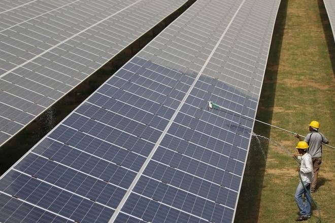 CleanMax Solar, rooftop solar developer, Warburg Pincus, Mahindra group,  global private equity,  Saurabh Agarwal 