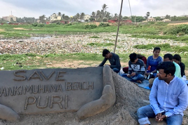 sudarsan pattnaik, sudarsan pattnaik protest, bankimuhan beach, puri beach pollution, bankimuhan beach pollution, sudarsan pattnaik hunger strike, navven pattnaik, lord jagannath