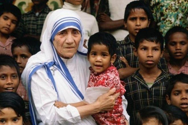 mother teresa, Mother Teresa blue stripe sari, Mother Teresa sari trademark, intellectual property rights, Missionaries of Charity mother teresa, Mother Teresa blue stripe sari, Mother Teresa sari trademark, intellectual property rights, Missionaries of Charity