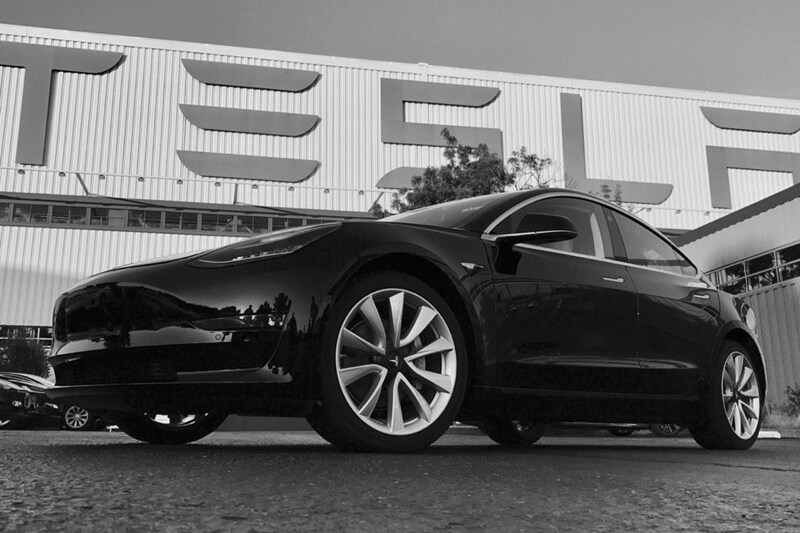 The Tesla Model 3 also has the Autopilot hardware as a standard fitment. The Model 3 will have a claimed zero to 100 kmph figure of under six seconds and according to Elong Musk, the Model 3 can fit five adults, comfortably. The roof area is one single piece of glass and since it misses out on an engine, the front and rear can fit luggage. Someone asked Elon Musk if the Model 3 can fit a seven-foot long surfboard to which he replied it can be done