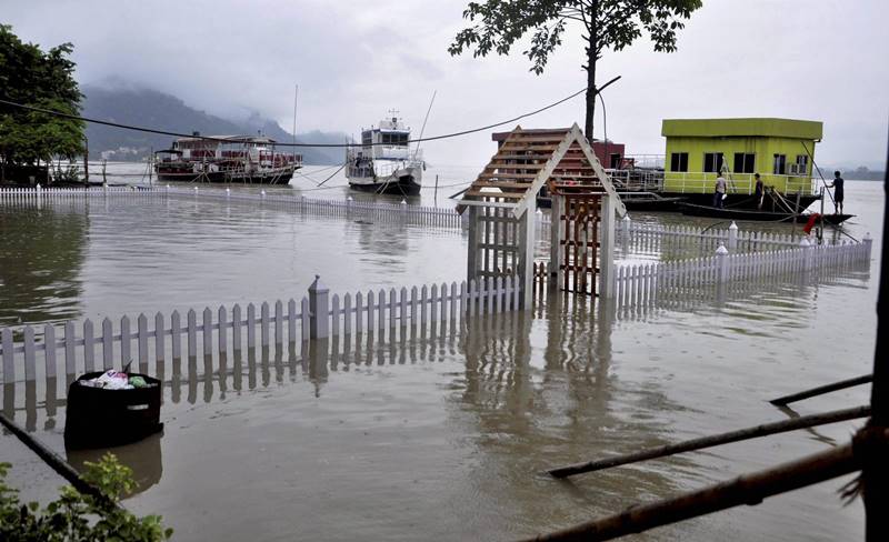 flood in bihar, flood in assam, bihar floods, india floods, assam floods, monsoon, heavy rains, flood in india, flood in northeastern states, india news, india pics, latest news, latest pics