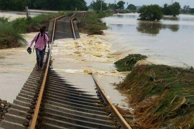 bihar floods, bihar flood pics, bihar floods pic, bihar flood images, bihar flood situation, bihar flood report