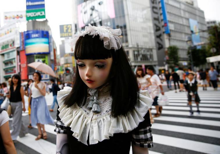 Lulu Hashimoto, doll model lulu hashimoto, living doll, tokyo, fashion, modelling, dolls, fashion doll, robot doll, japan, technology, fashion world, model, fashion fashion, tokyo fashion, latest pics, latest news