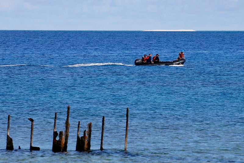 china, South China Sea, sandbars, Philippines, Filipino, Asian neighbors, Asia, Chinese troops, Chinese navy ships, world pics, china pics, china news, china latest pics, world news, latest pics, ships, navy