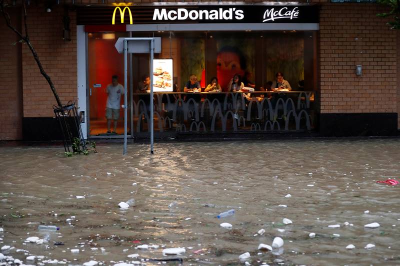 Typhoon Hato, hong kong, storm, hong kong storm, storm in hong kong, Typhoon Hato in hong kong, flood, hurricane, latest news, world news, pics