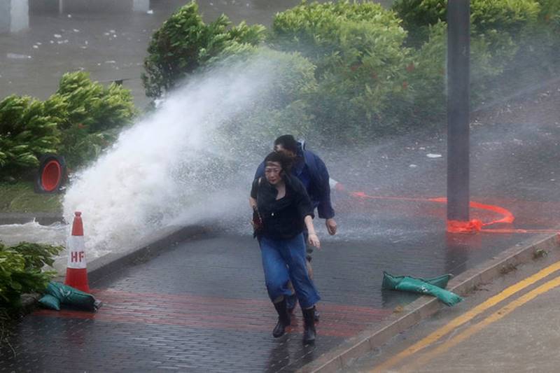 Typhoon Hato, hong kong, storm, hong kong storm, storm in hong kong, Typhoon Hato in hong kong, flood, hurricane, latest news, world news, pics