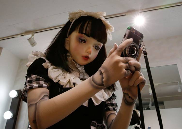 Lulu Hashimoto, doll model lulu hashimoto, living doll, tokyo, fashion, modelling, dolls, fashion doll, robot doll, japan, technology, fashion world, model, fashion fashion, tokyo fashion, latest pics, latest news