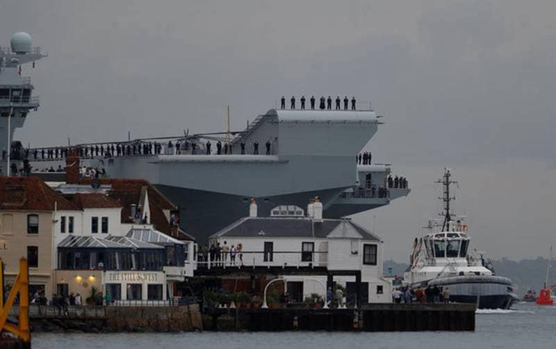 HMS Queen Elizabeth, HMS Queen Elizabeth images, HMS Queen Elizabeth pics, biggest warship, largest warship, Britain Royal Navy, HMS Queen Elizabeth sets sail, Britain largest-ever warship, UK biggest warship, sea trial, Scotland, aircraft carrier