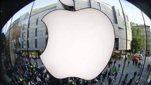 apple, iphone, apple smartwatch launch, smartwatch apple, apple smartwatch to connect with phone, smartwatch connects with smartphone