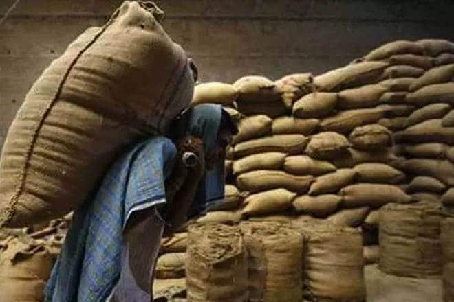 This debate has been revitalised with the news that government is contemplating scrapping PDS, and replacing it with direct benefit transfer (DBT) for food because of encouraging results from pilots in Haryana and Puducherry. (Image: Reuters)