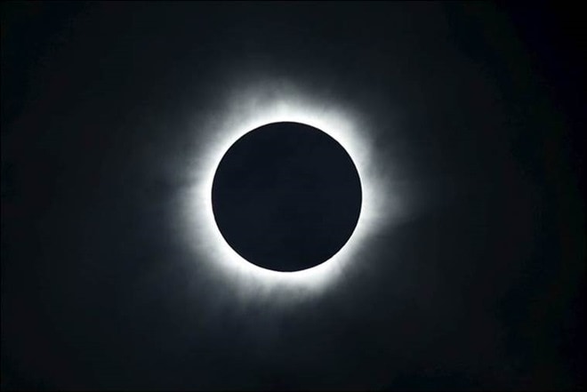 Lunar Eclipse 2017, Chandra Grahan 2017, why eating food during lunar eclipse not good, Nehru Planetarium, new delhi, SPACE India, Teen Murti lawns, lunar eclipse among Hindus, hindu calender