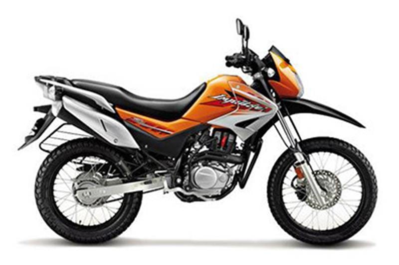 We’ll start with the Hero Impulse, India’s second small-capacity dirt bike. (Spoiler alert the first one’s on this list as well). Now for the most part the guys who tested them back in the day raved about the bike. It’s on and off-road capabilities and what have you. The problem was that the market couldn’t give a rat’s posterior. The Hero Impulse flopped hard and then was pulled from production. To a niche segment it was the ultimate project bike, the rave being Karizma engine swaps.