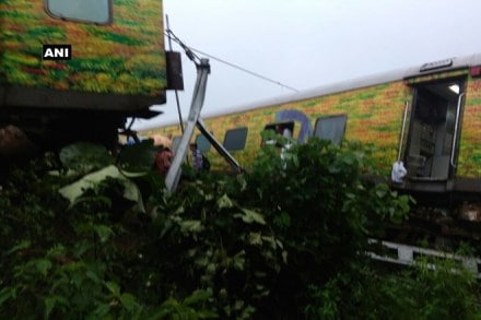 nagpur mumbai duronto express, nagpur mumbai duronto express derails live, duronto express, duronto express derails, duronto express accident, maharashtra