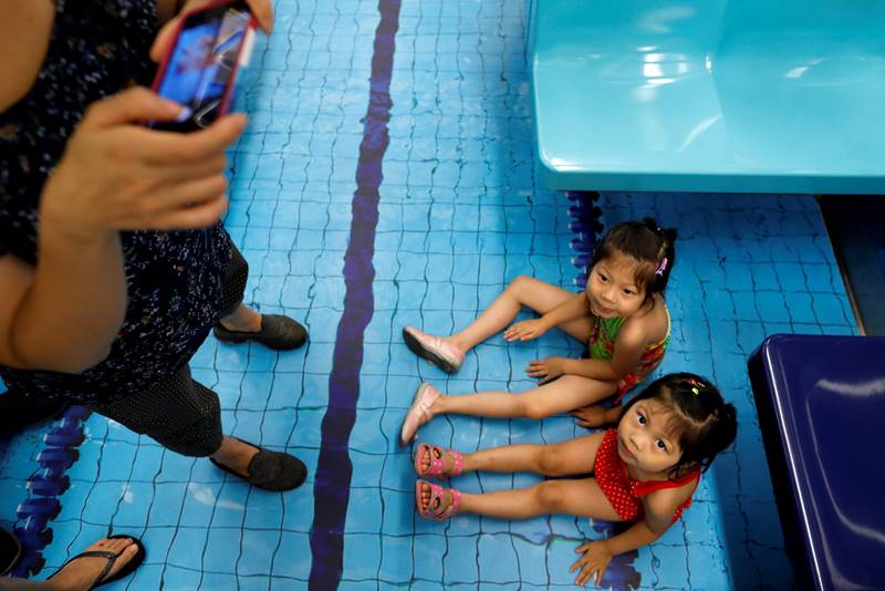 Summer Universiade, Summer Universiade taipei, taipei taiwan Summer Universiade, 2017 Summer Universiade, Taipei subway train, Mass Rapid Transit, Summer Universiade 2017, swimming pool floor, sports-themed train, sports-themed train taiwan