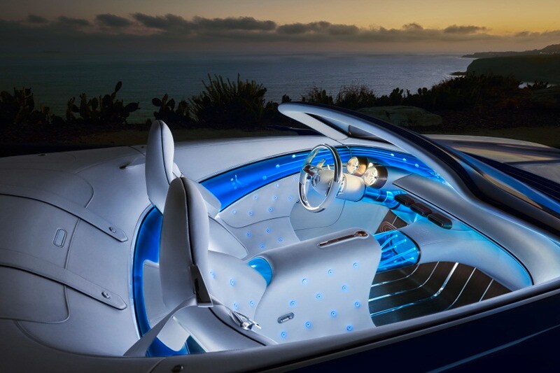 The Vision Mercedes-Maybach 6 Cabriolet is designed to anticipate the needs of its passengers and to provide the required information and solutions in real time. The user experience also combines ultimate luxury with intelligence. In addition to the touch-only control and intelligent navigation linked to the appointment calendar, another example is the Concierge function, it is possible to talk to the concierge like talking to a friend, i.e. freely, without using predefined voice commands. This enables full concentration of the tasks of driving.