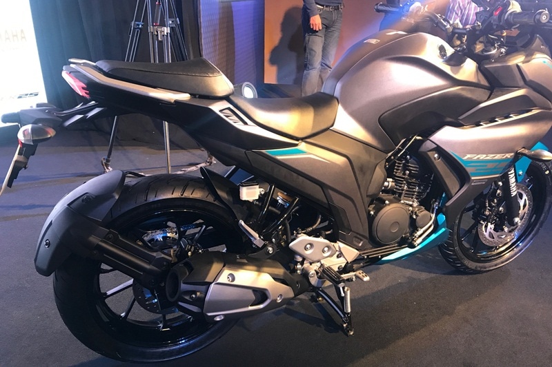 Yamaha claims the rear suspension is a lightweight linkless monocross suspension and is tuned to provide a good balance between the damping and spring rate. The front, on the other hand, gets the telescopic fork. Considering there are no mechanical changes in the Fazer 25 over the FZ 25, we expect the ride quality to be similar - a good balance between ride quality and handling.