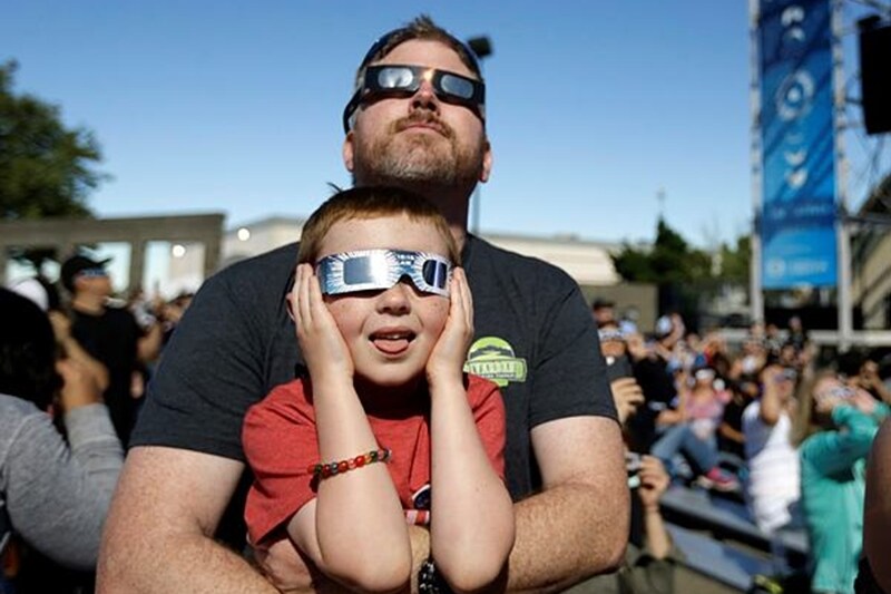 Solar Eclipse, total solar eclipse, solar eclipse in us, united states solar eclipse, solar eclipse in united states, total solar eclipse view, view of complete solar eclipse, solar eclipse complete view, solar eclipse picture, solar eclipse video, solar eclipse