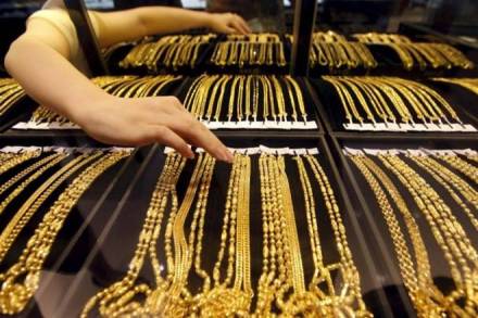 In international market, gold lost 0.23 per cent to USD 1,288.30 an ounce in Singapore. (Reuters) In international market, gold lost 0.23 per cent to USD 1,288.30 an ounce in Singapore. (Reuters)