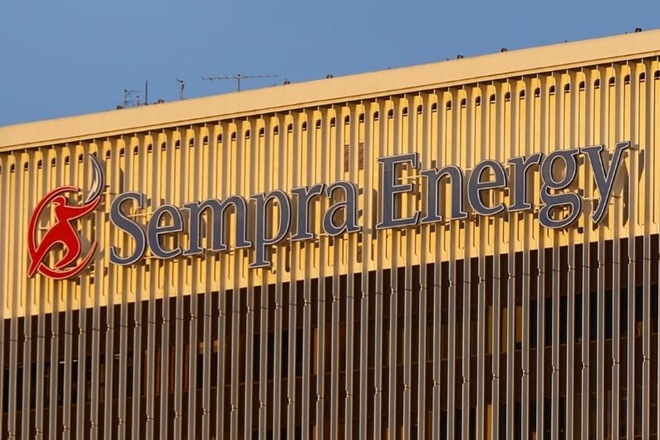 Oncor, Sempra, Warren Buffett, TXU Corp, NextEra, 