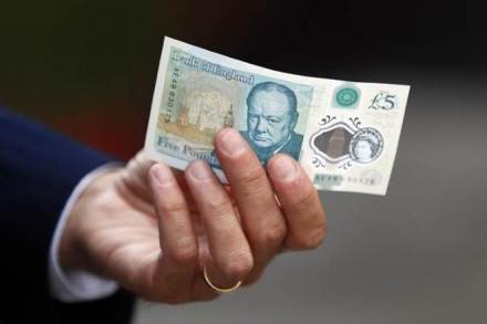 bank of england new animal fat notes, bank of england on new animal fat currency, plastic animal fat polymer currency notes england, animal fat five pound note england winston churchill